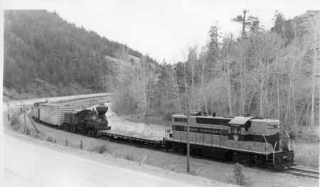 http://pnrarchive.org/WWA_ShortLinePhotos01/WWASL-A0062.jpg