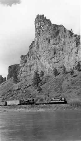 http://pnrarchive.org/WWA_ShortLinePhotos01/WWASL-A0065.jpg